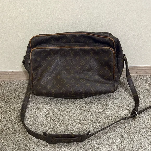 Vintage Louis Vuitton Brown Messenger Bag Monogram Design Coated Canvas Leather - Picture 1 of 16